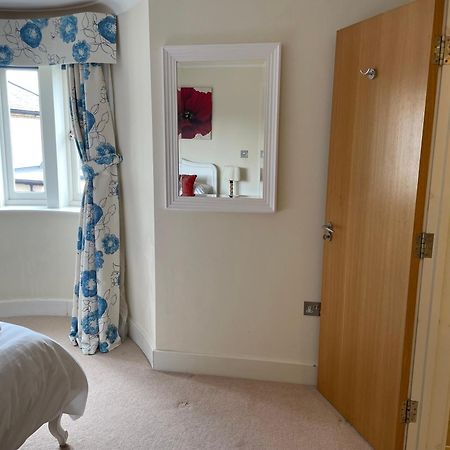 Top Floor En-Suite Double Bedrooms With Great View Of Windsor Castle & Free Parking Exterior foto