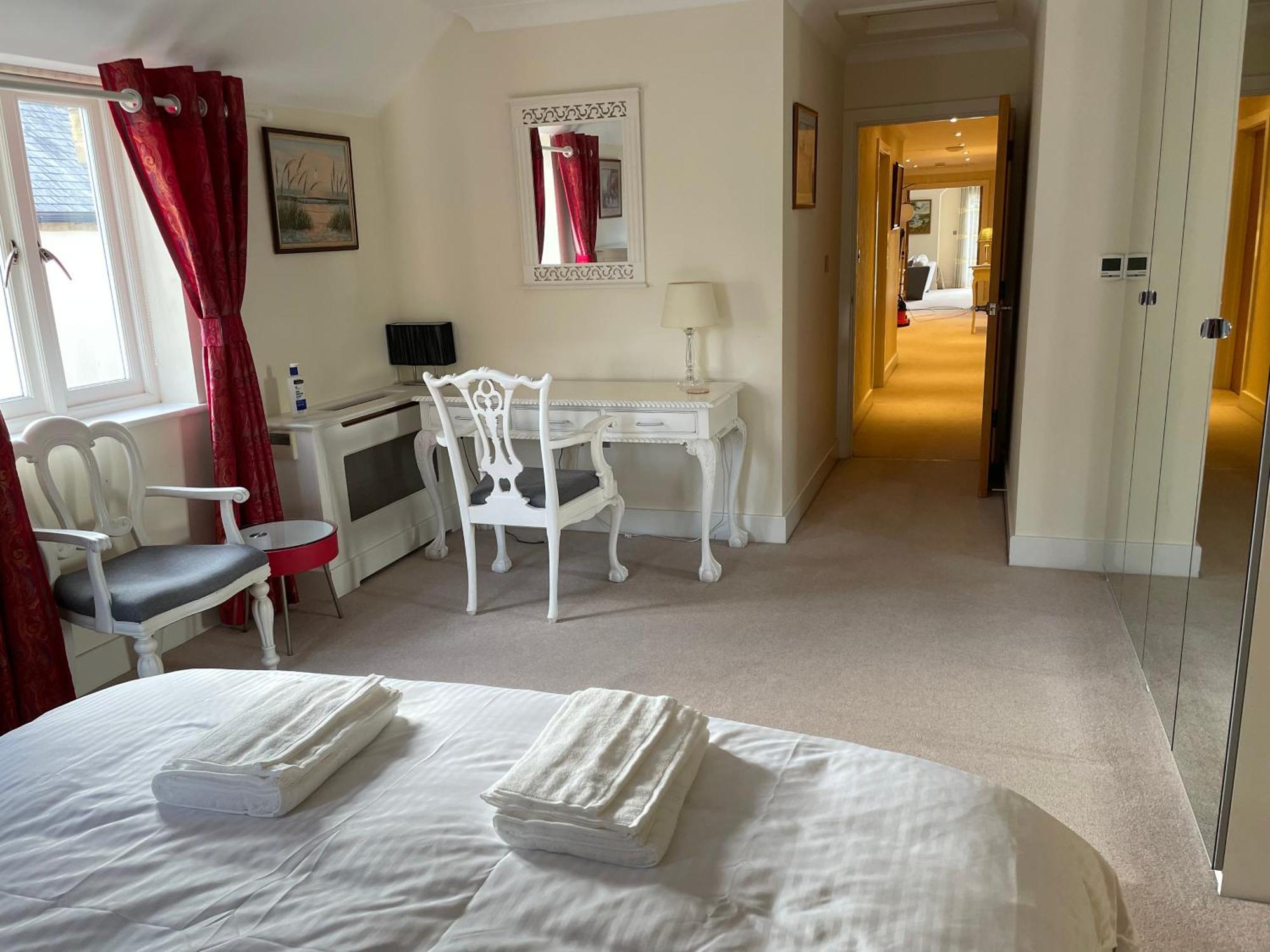 Top Floor En-Suite Double Bedrooms With Great View Of Windsor Castle & Free Parking Exterior foto