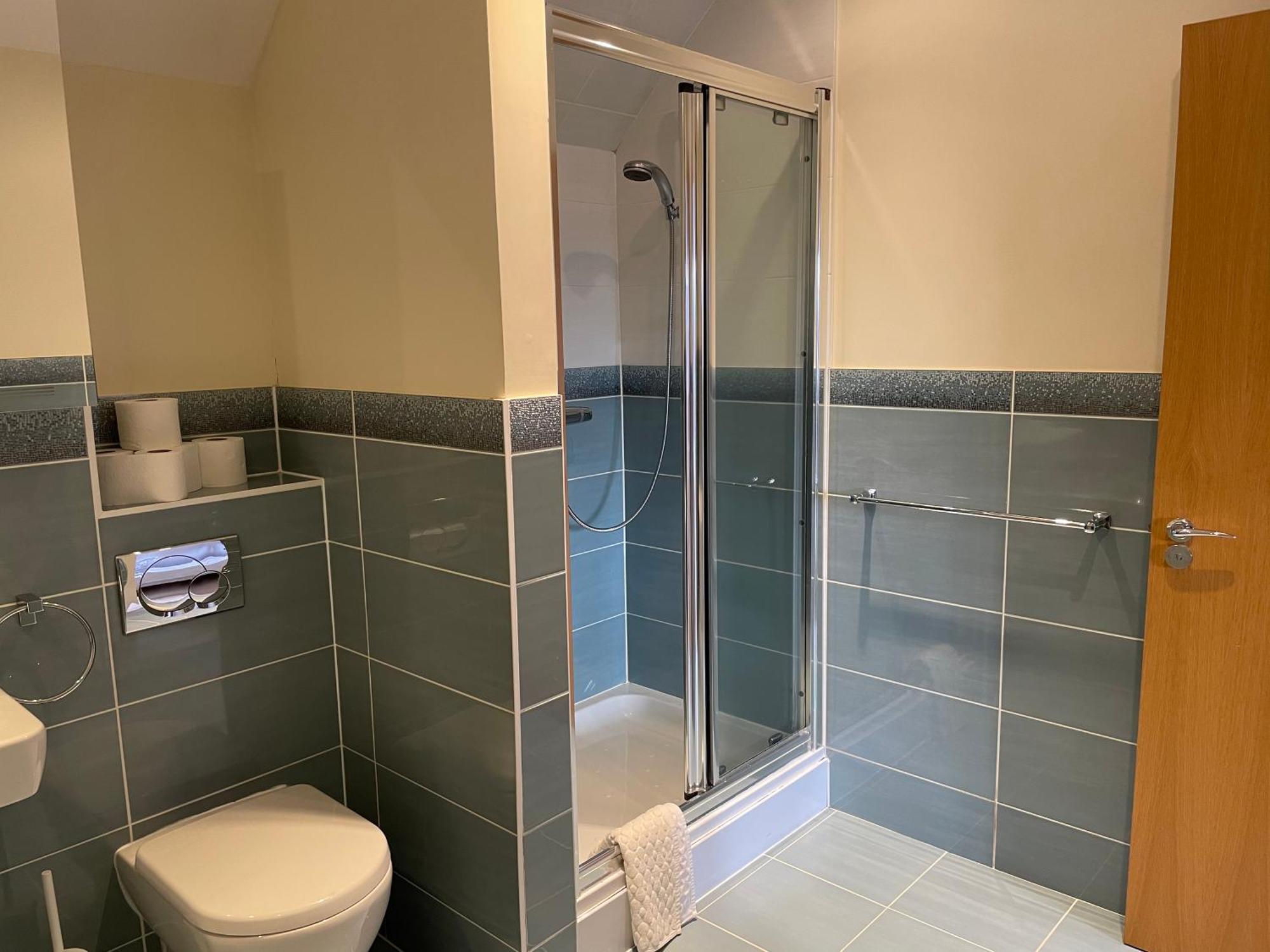 Top Floor En-Suite Double Bedrooms With Great View Of Windsor Castle & Free Parking Exterior foto