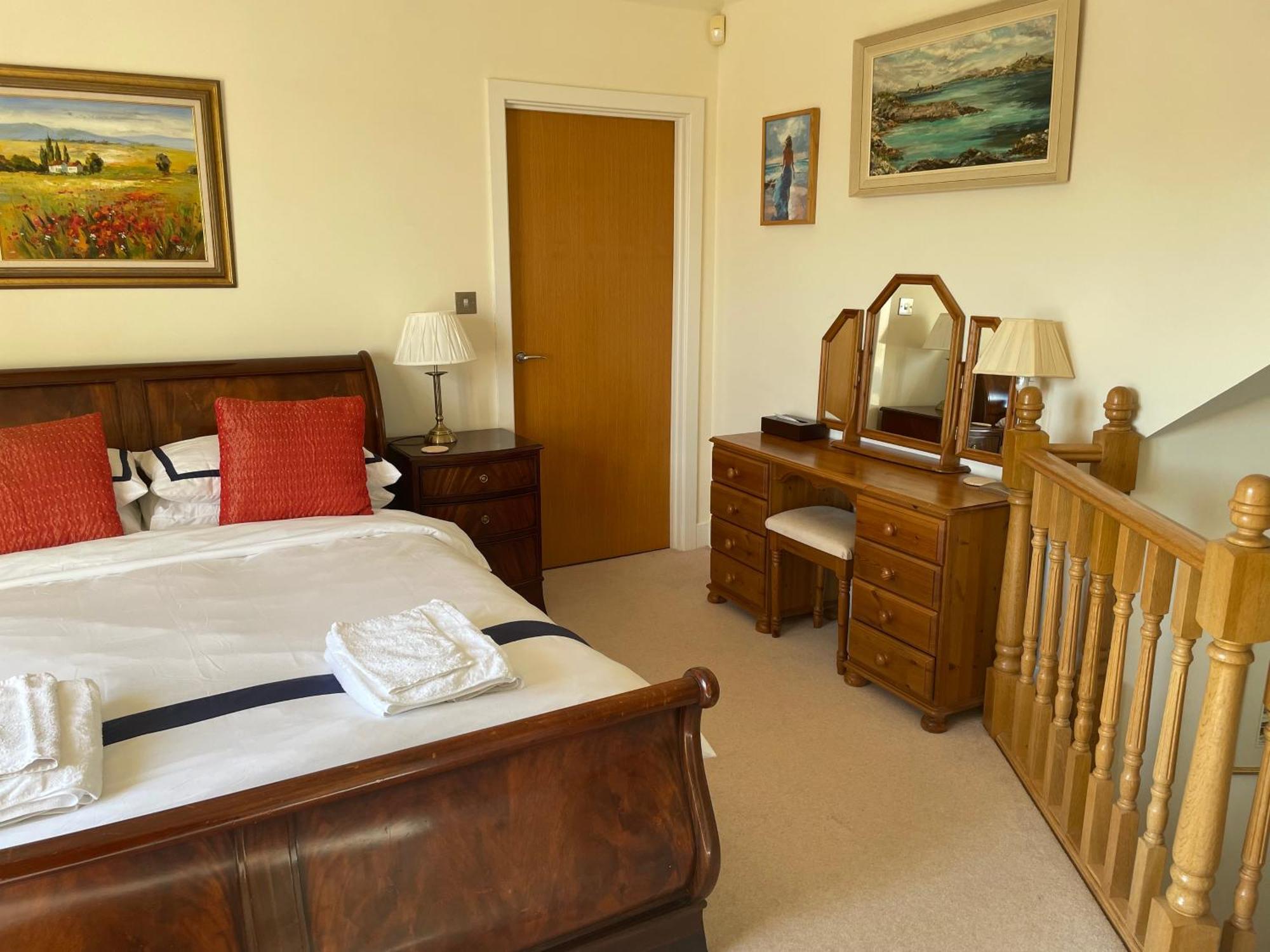 Top Floor En-Suite Double Bedrooms With Great View Of Windsor Castle & Free Parking Exterior foto