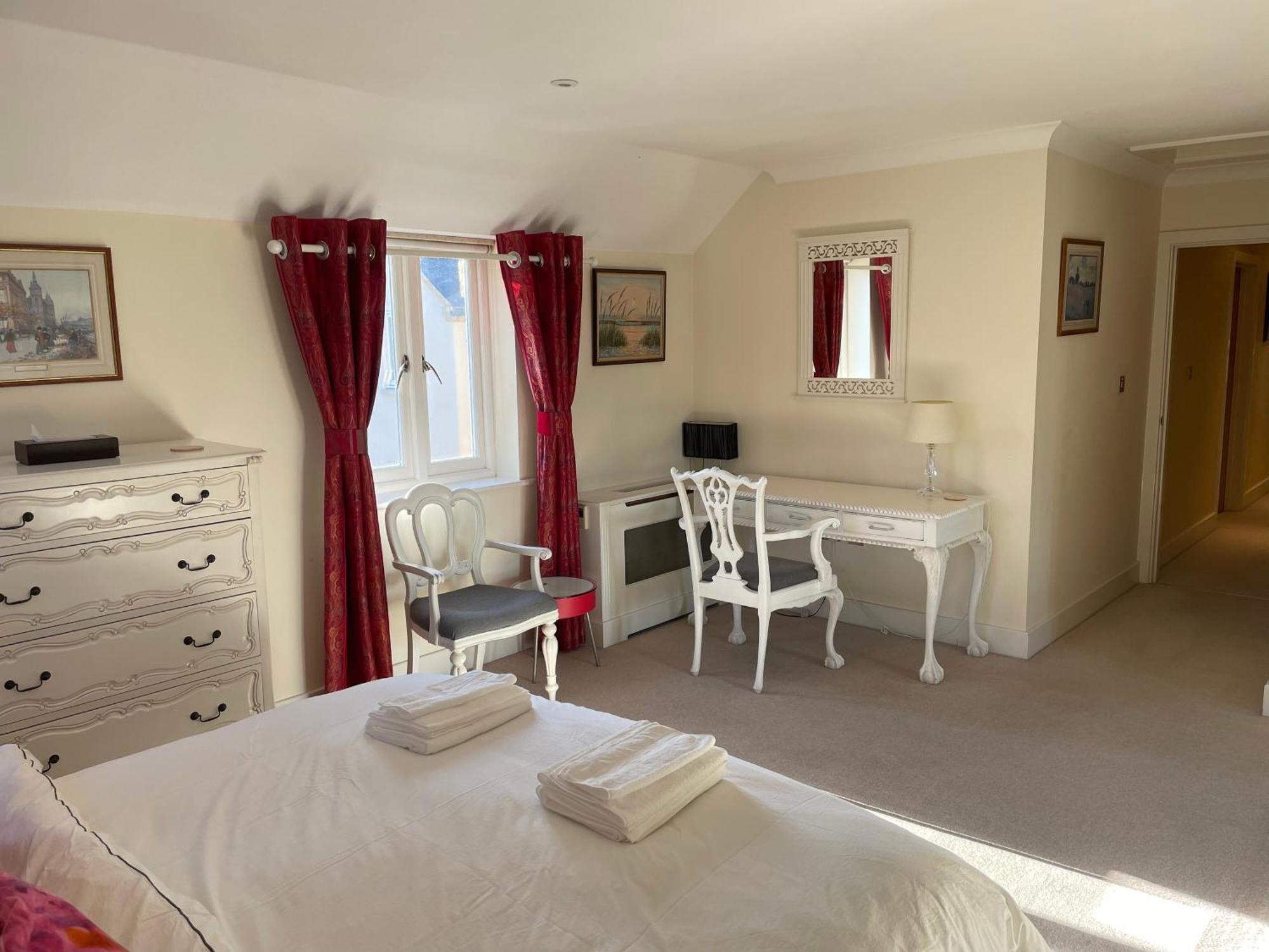 Top Floor En-Suite Double Bedrooms With Great View Of Windsor Castle & Free Parking Exterior foto