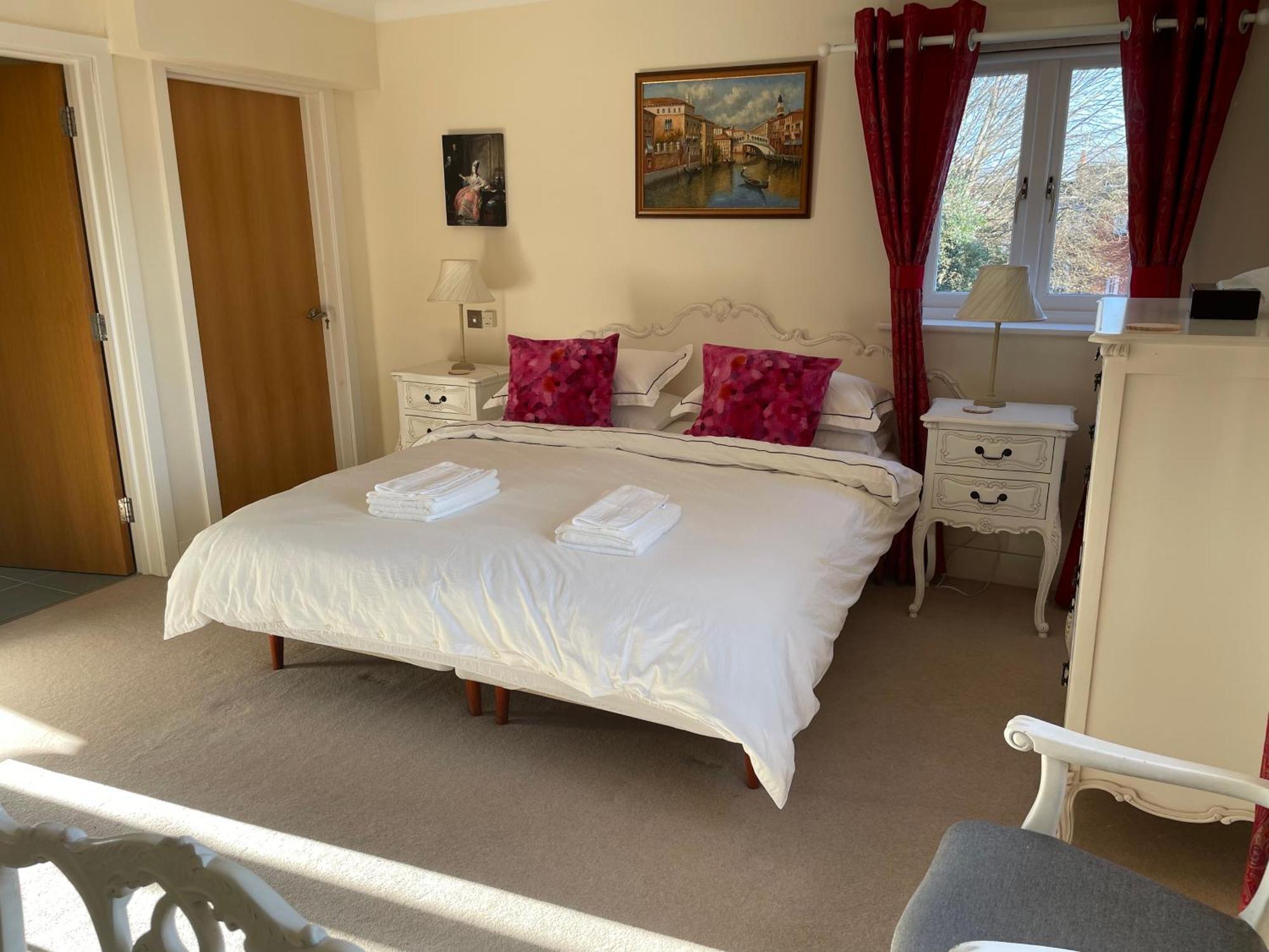 Top Floor En-Suite Double Bedrooms With Great View Of Windsor Castle & Free Parking Exterior foto