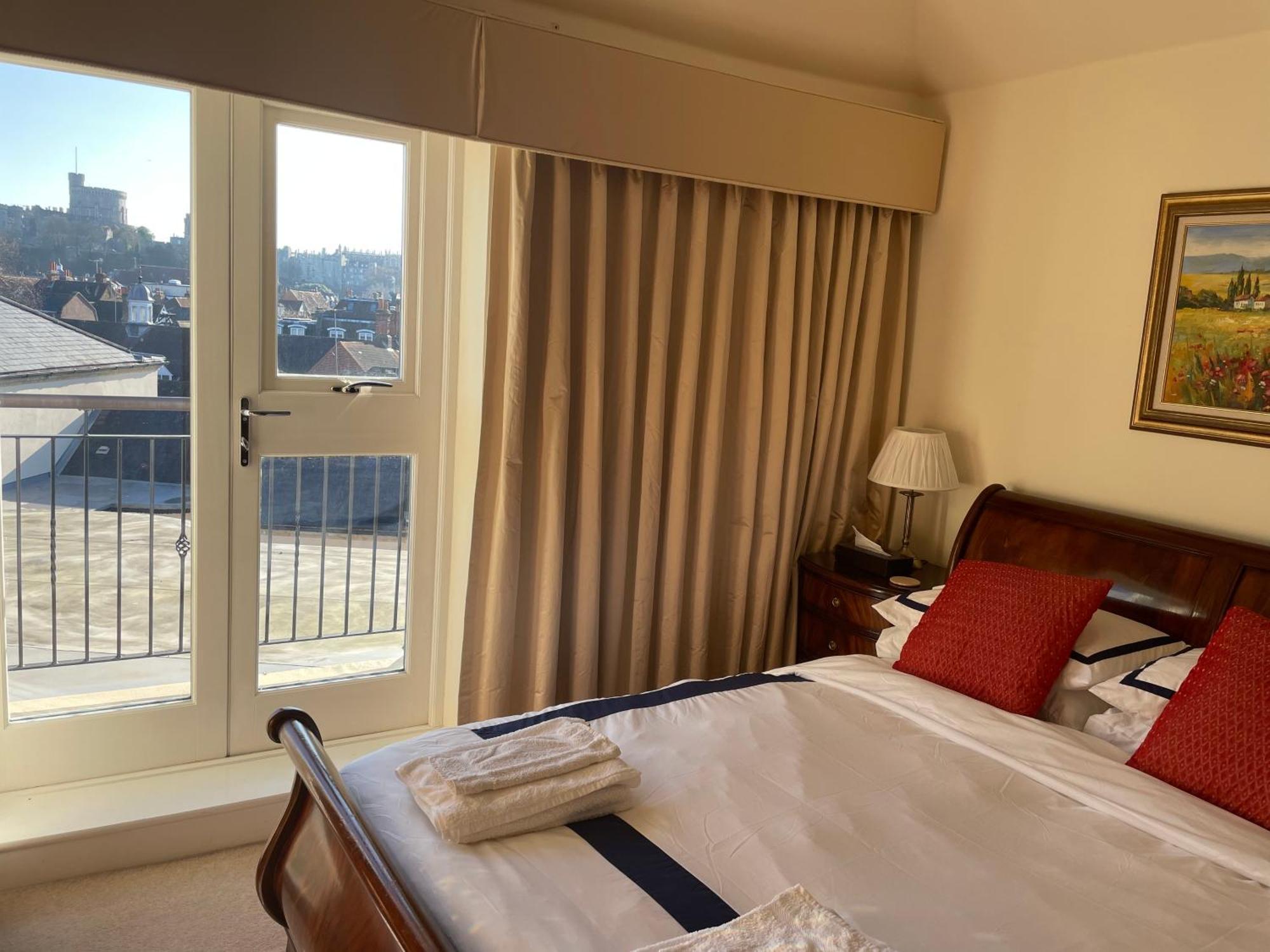 Top Floor En-Suite Double Bedrooms With Great View Of Windsor Castle & Free Parking Exterior foto
