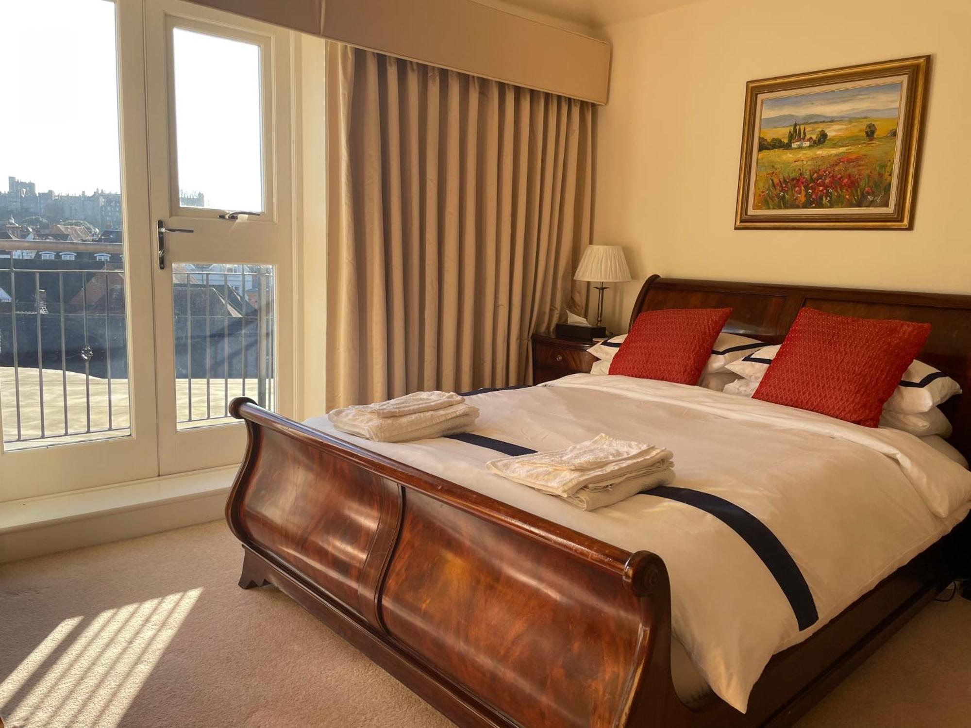 Top Floor En-Suite Double Bedrooms With Great View Of Windsor Castle & Free Parking Exterior foto