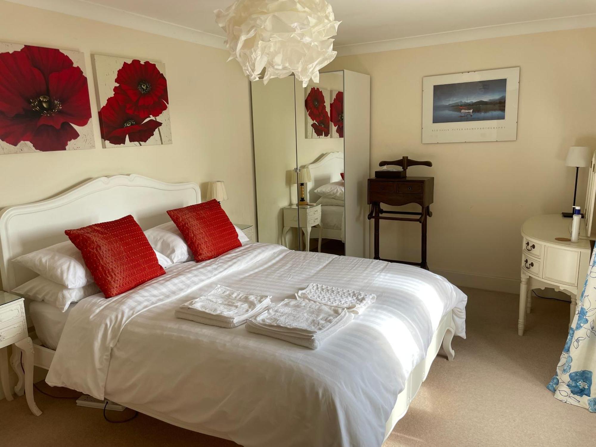 Top Floor En-Suite Double Bedrooms With Great View Of Windsor Castle & Free Parking Exterior foto