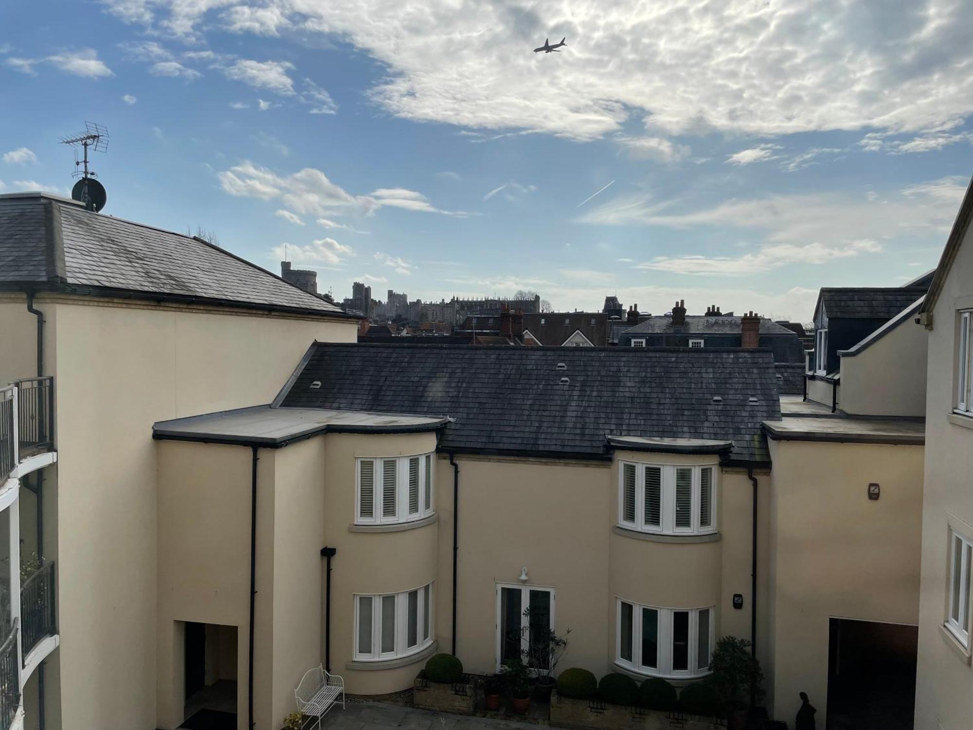 Top Floor En-Suite Double Bedrooms With Great View Of Windsor Castle & Free Parking Exterior foto