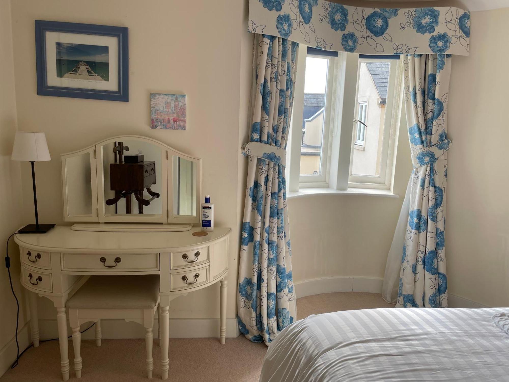 Top Floor En-Suite Double Bedrooms With Great View Of Windsor Castle & Free Parking Exterior foto